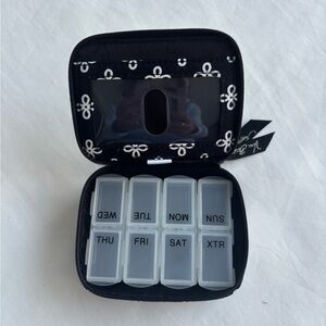 Vera Bradley pill organizer travel black and white quilted